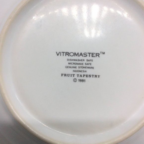 Vitromaster Fruit Tapestry Pattern 7 1/4' Soup or Cereal Bowl 1991 - Picture 7 of 7
